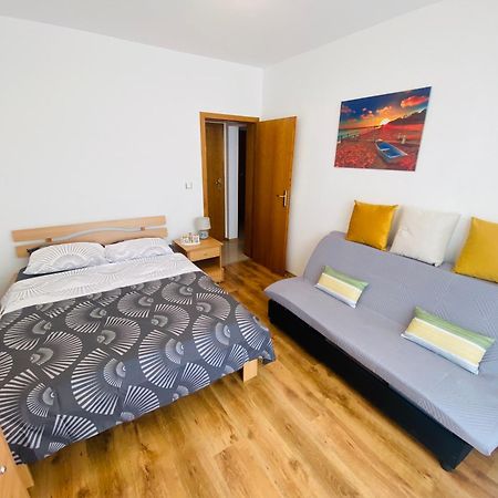 First Line On The Beach Cosy Sea Paradise Apartments Kavarna Bagian luar foto