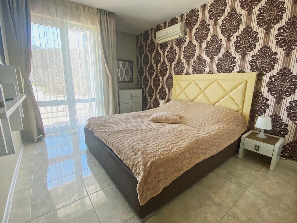 First Line On The Beach Cosy Sea Paradise Apartments Kavarna Bagian luar foto