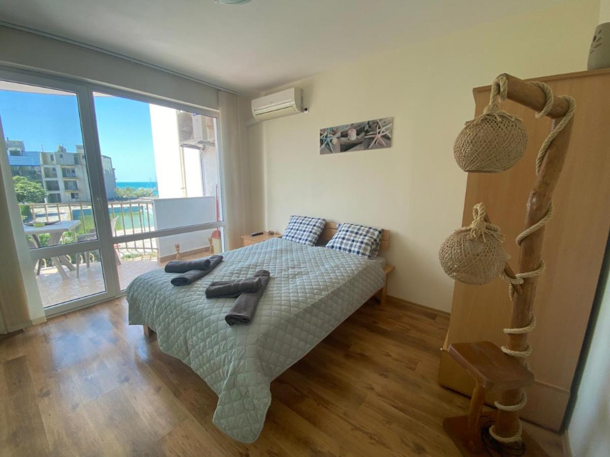 First Line On The Beach Cosy Sea Paradise Apartments Kavarna Bagian luar foto