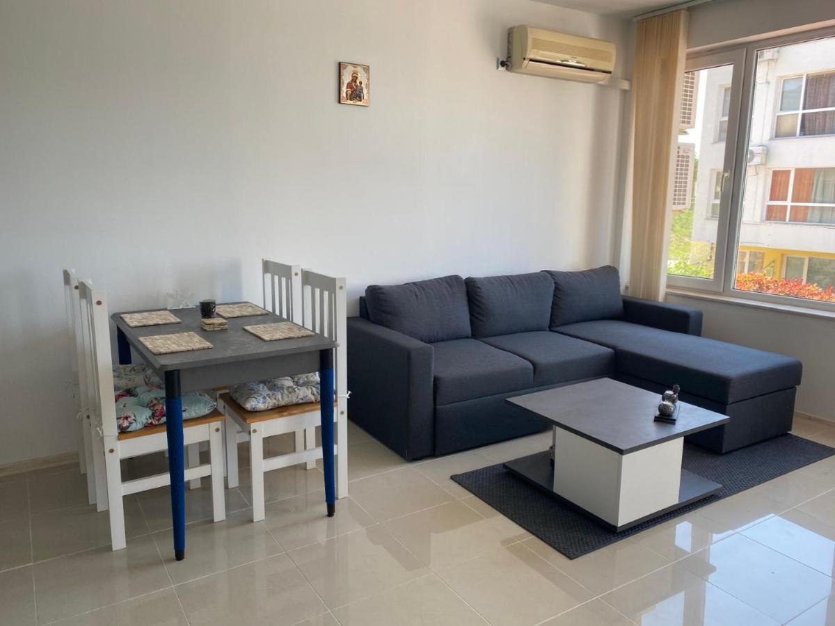 First Line On The Beach Cosy Sea Paradise Apartments Kavarna Bagian luar foto