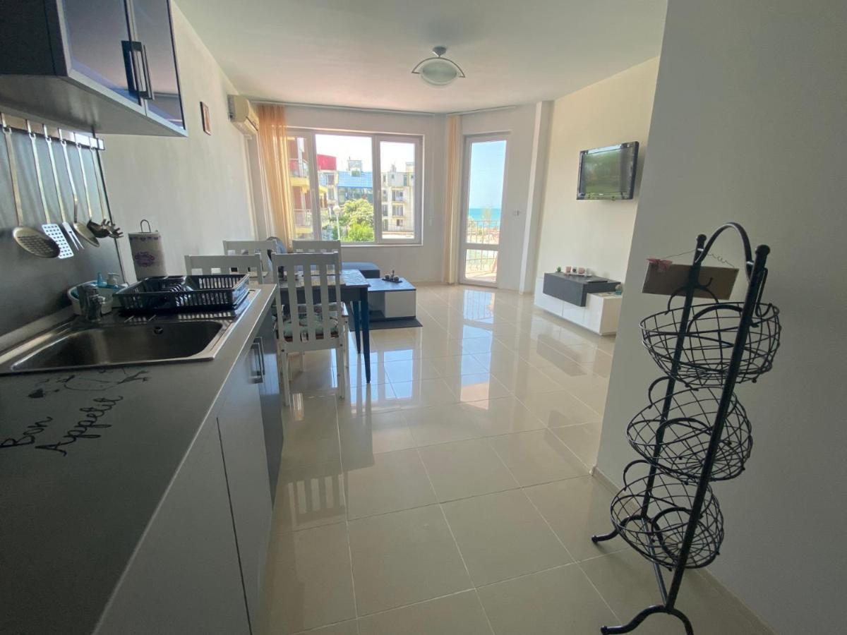 First Line On The Beach Cosy Sea Paradise Apartments Kavarna Bagian luar foto