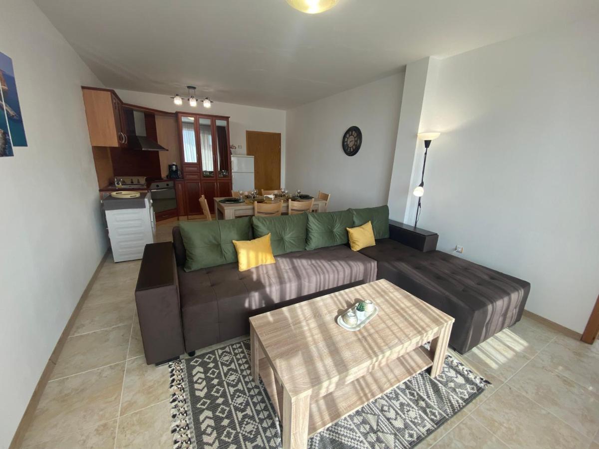 First Line On The Beach Cosy Sea Paradise Apartments Kavarna Bagian luar foto
