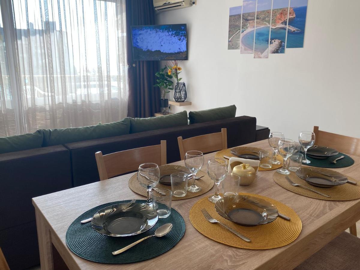 First Line On The Beach Cosy Sea Paradise Apartments Kavarna Bagian luar foto
