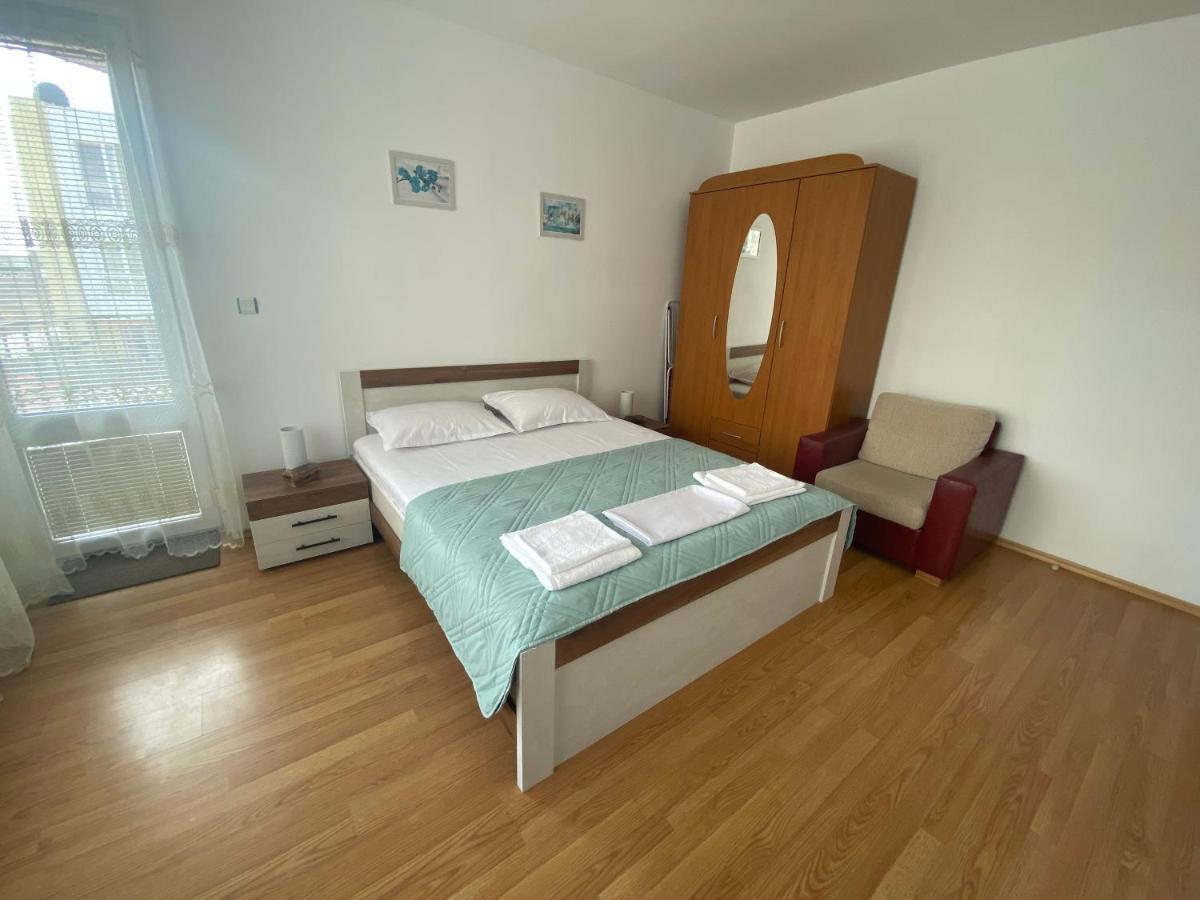 First Line On The Beach Cosy Sea Paradise Apartments Kavarna Bagian luar foto