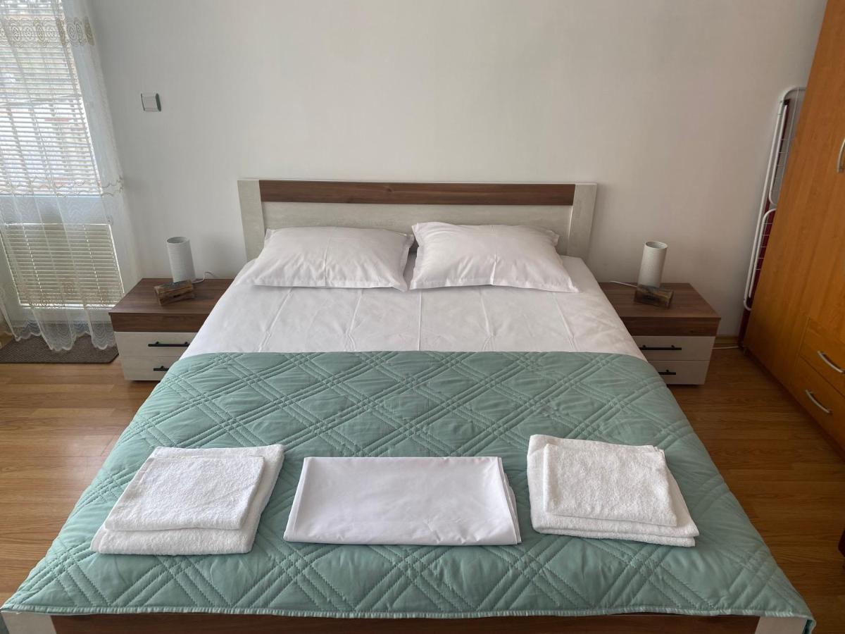 First Line On The Beach Cosy Sea Paradise Apartments Kavarna Bagian luar foto