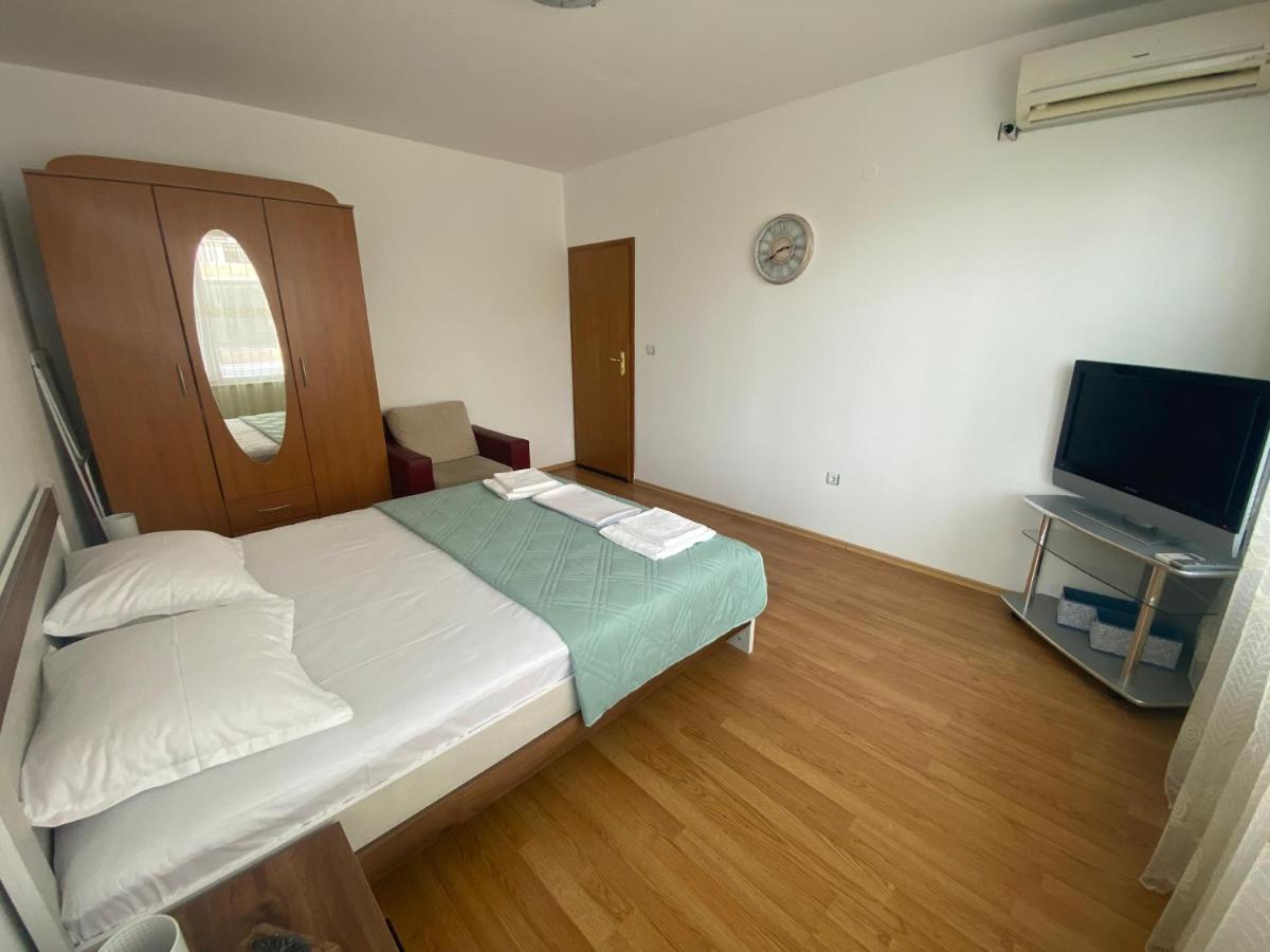 First Line On The Beach Cosy Sea Paradise Apartments Kavarna Bagian luar foto