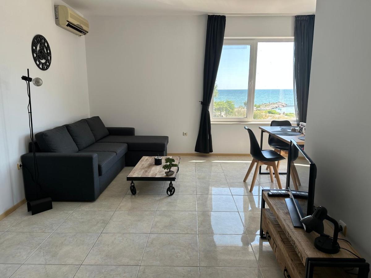First Line On The Beach Cosy Sea Paradise Apartments Kavarna Bagian luar foto