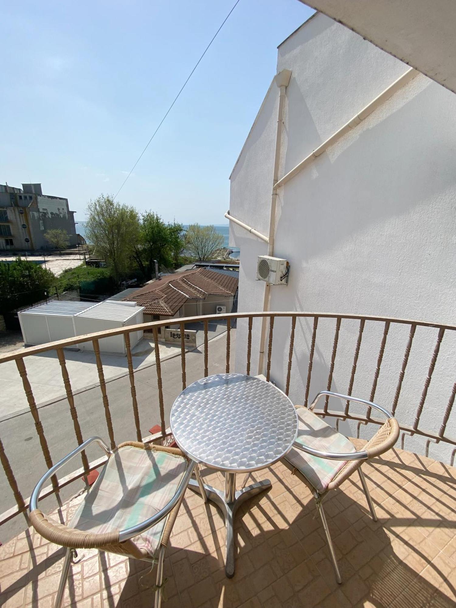 First Line On The Beach Cosy Sea Paradise Apartments Kavarna Bagian luar foto