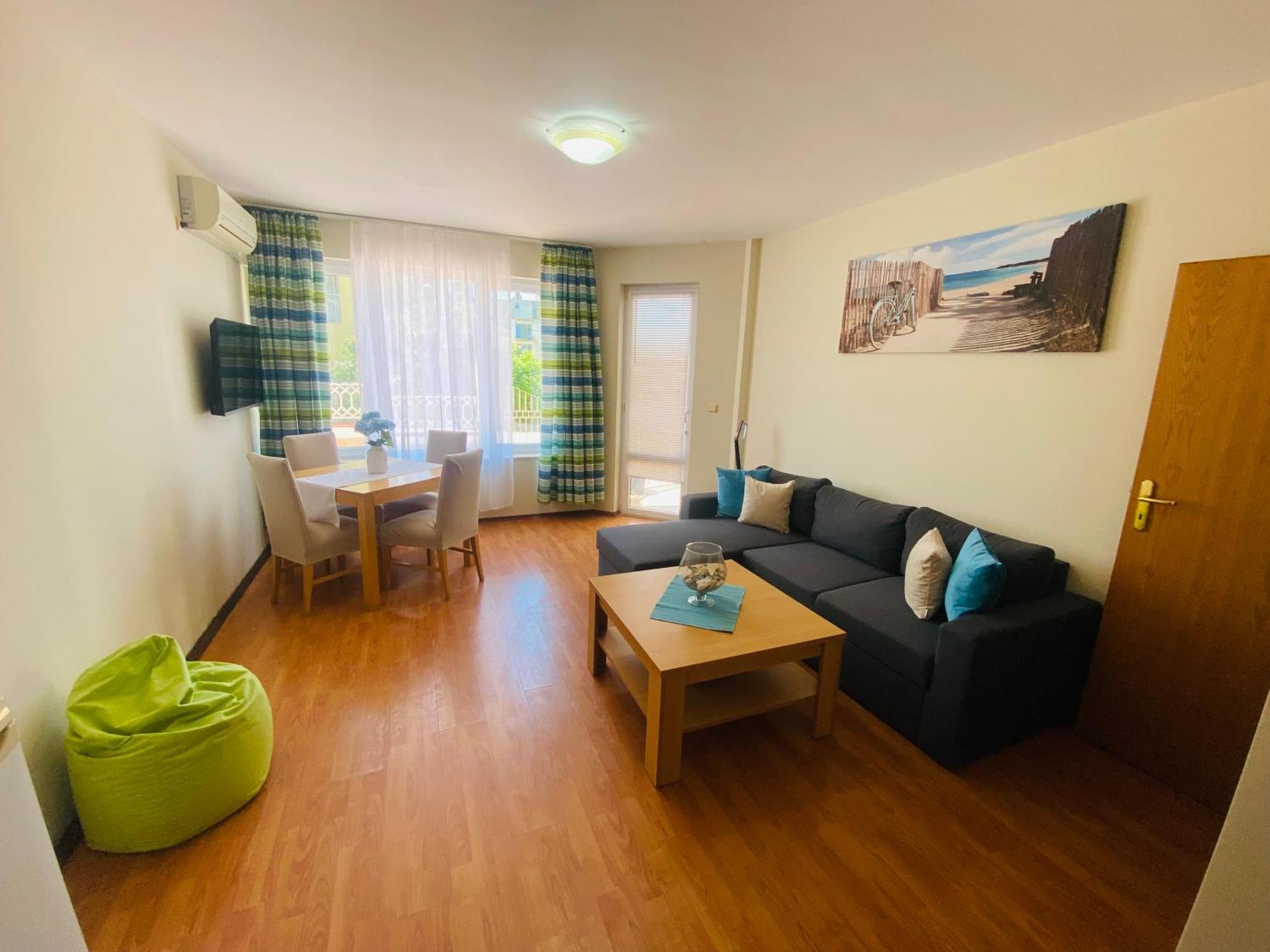 First Line On The Beach Cosy Sea Paradise Apartments Kavarna Bagian luar foto