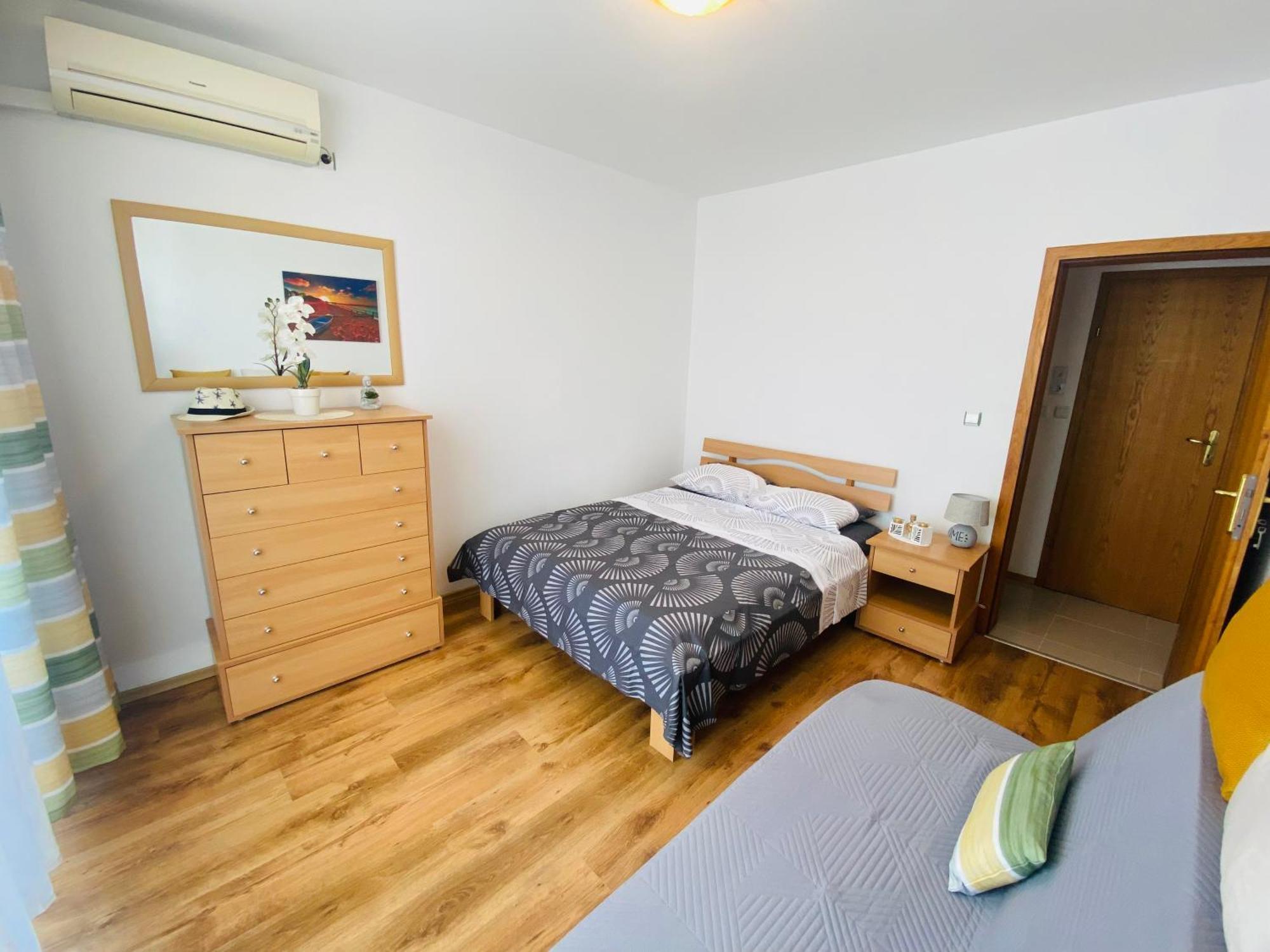 First Line On The Beach Cosy Sea Paradise Apartments Kavarna Bagian luar foto